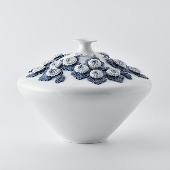 Mikawachi porcelain vase "Chrysanthemum Ornament "